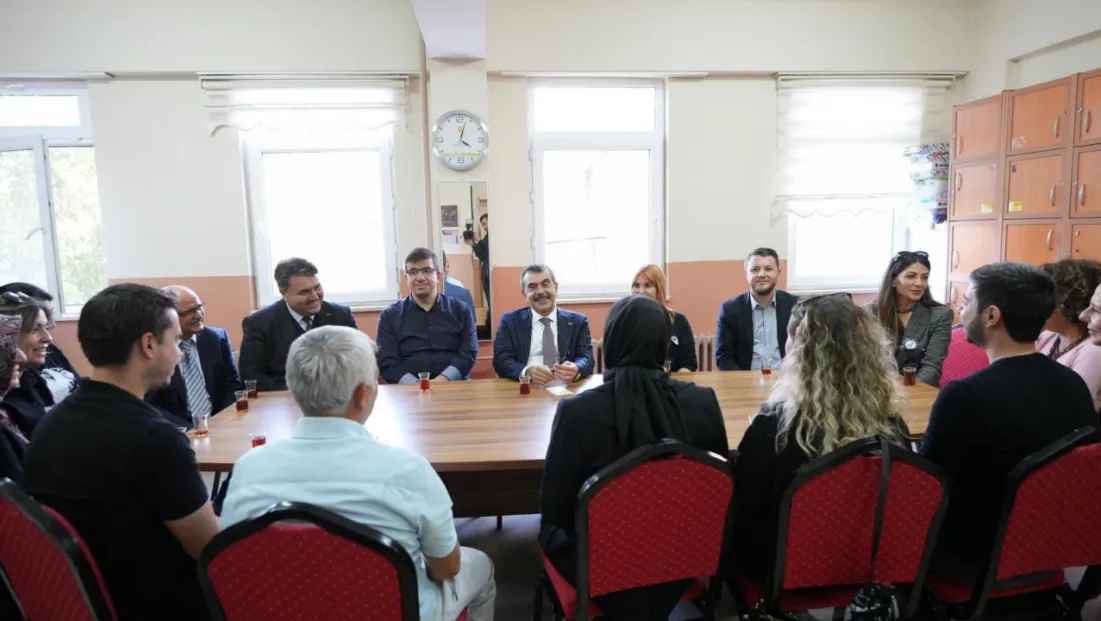 Bakan Tekin, “Resmi okullarımızdaki öğretmen sayısı 1 milyon 34 bin 564'e yükseldi”