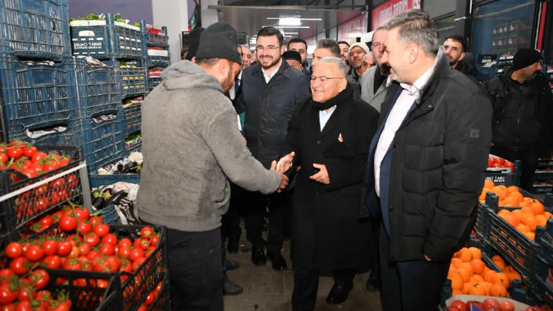 Başkan Büyükkılıç, Sabah Mesaisine Argıncık Sebze Hali'nde Başladı