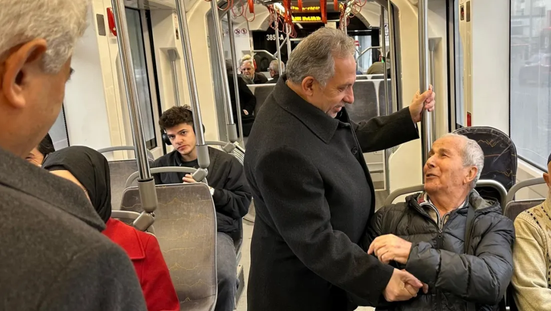 Başkan Yalçın Meclis Toplantısına Tramvayla Gitti