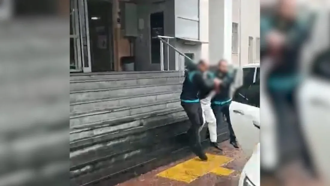 Boşanma aşamasındaki eşini bıçaklayarak öldüren şahıs yakalandı