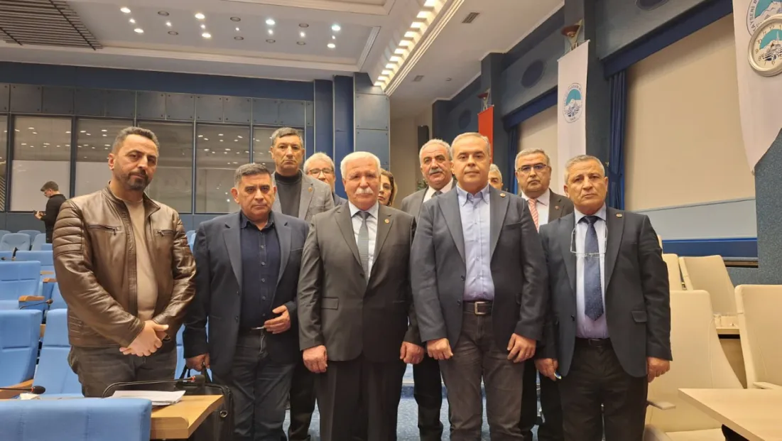 CHP Grubundan, Büyükkılıç’a pankart tepkisi