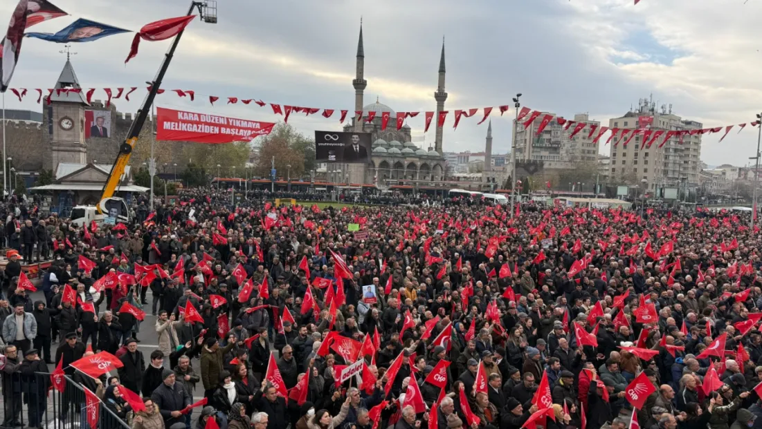 CHP’li Özel; “Bu şehirde 35 yıldır seçimleri kazanamadık, Kayseri'ye kızmadık, eksiği, kusuru kendimizde gördük”