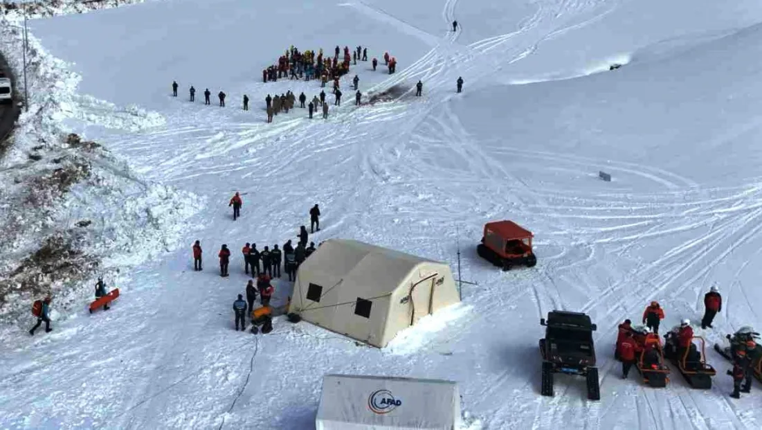 Erciyes Kayak Merkezi'nde Gerçekçi Çığ Tatbikatı