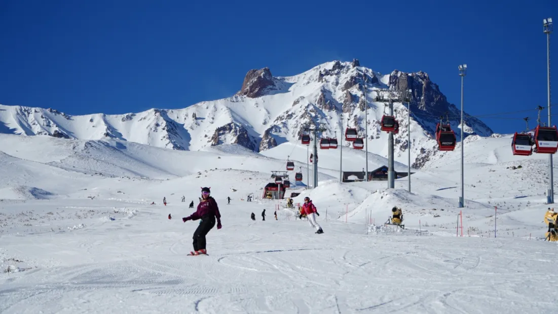 Erciyes’te kayak sezonu başladı