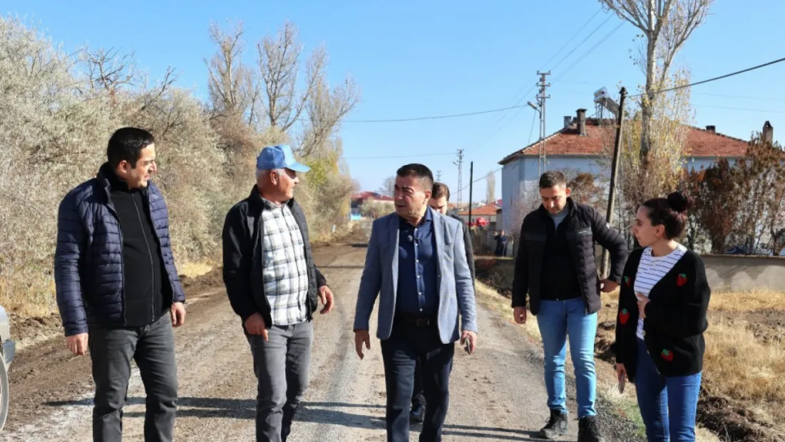 Hazarşah Mahallesi’nde sıcak asfalt çalışmaları başladı