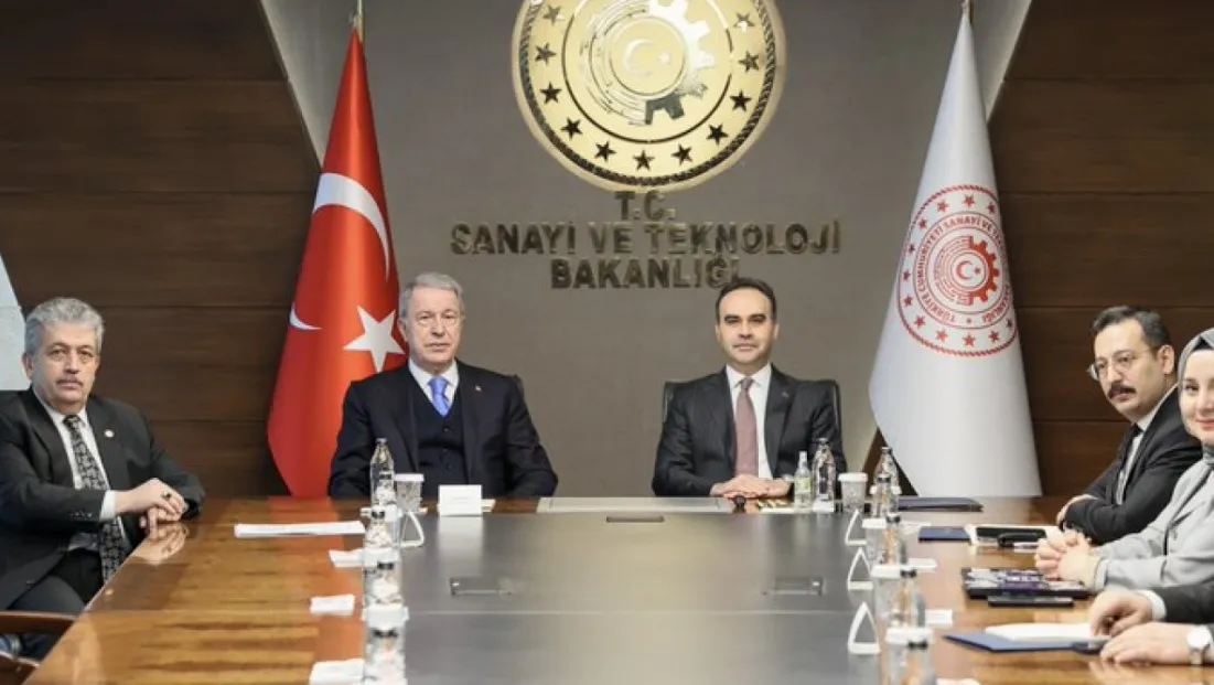 Hulusi Akar, Bakan Kacır ile şehrin projelerini görüştü