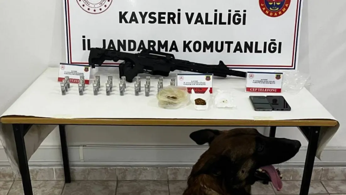 Jandarmadan operasyon: Uyuşturucu madde ve av tüfeği ele geçirildi