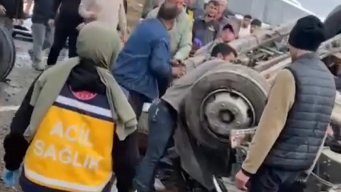 Kayseri’de sürücüsünün kontrolünü kaybettiği tır devrildi; 1 ölü