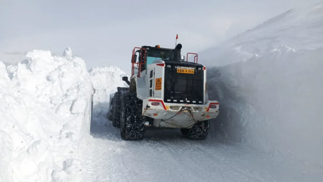 Kırsalda Yol Açma Çalışmaları Devam Ediyor