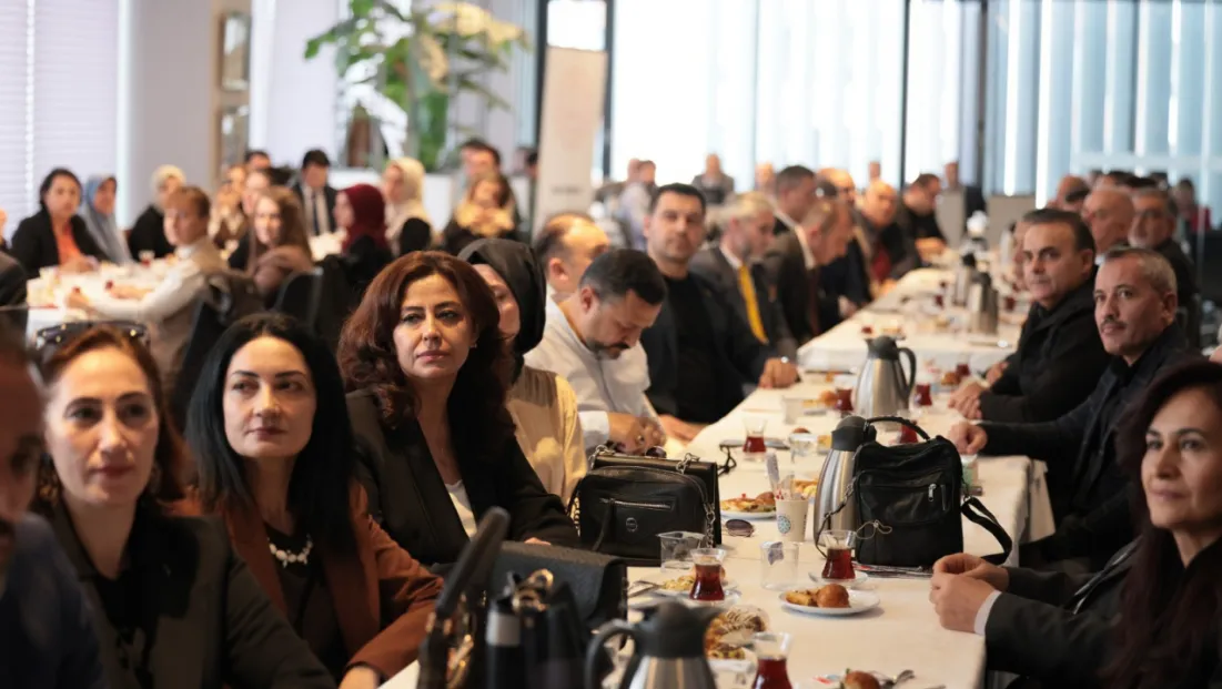 Kocasinan’da “Akademik Kalemler” Buluştu: Araştırma yapan, kitap yazan öğretmenlere takdir