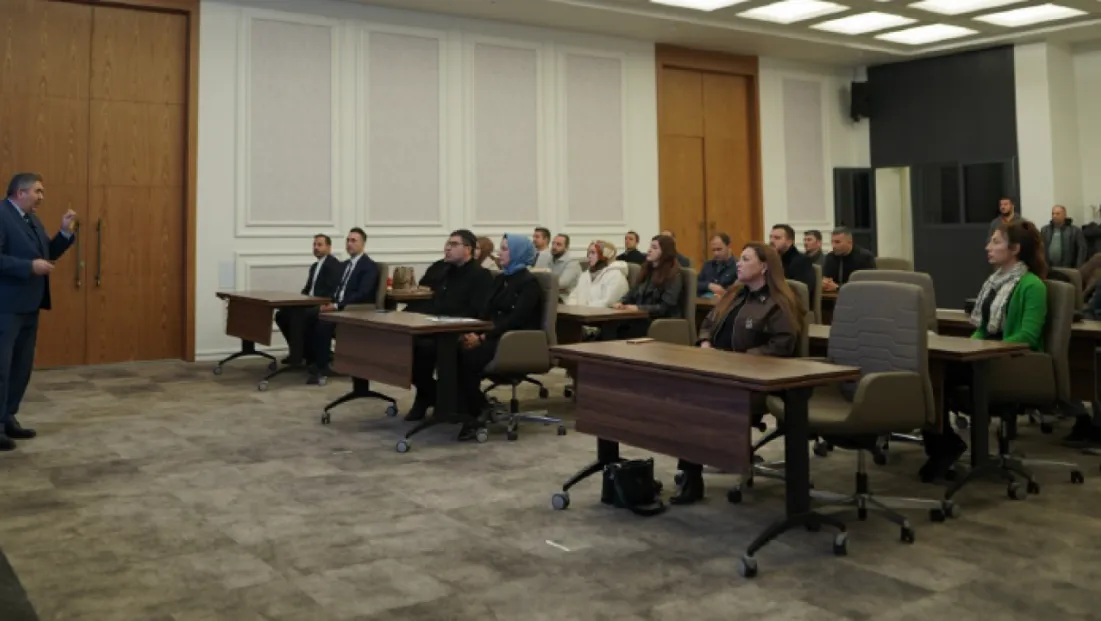 Melikgazi Sosyal tesis Sorumlularına 'Adab-ı Muaşeret' Eğitimi