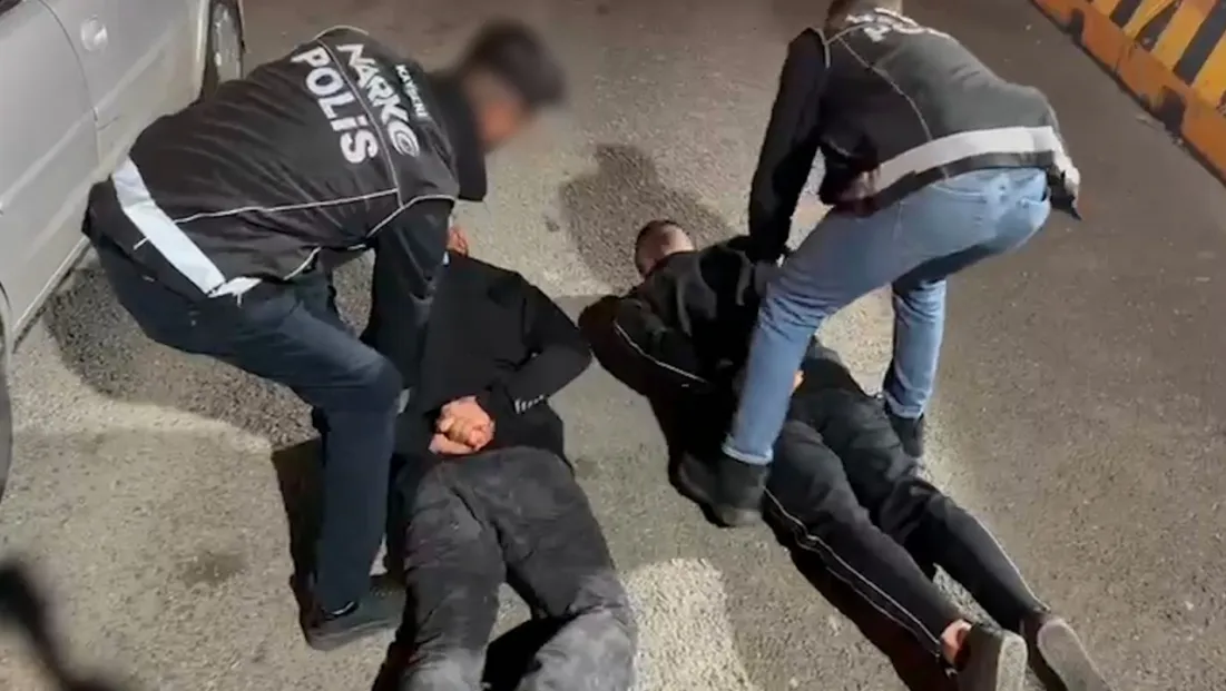 Narkotik’ten operasyon: 26 bin uyuşturucu hap ele geçirildi