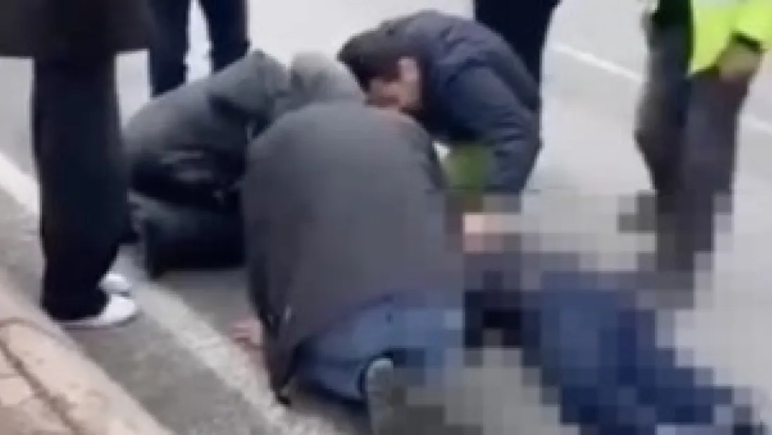 Otomobilin çarptığı 15 yaşındaki çocuk ağır yaralandı