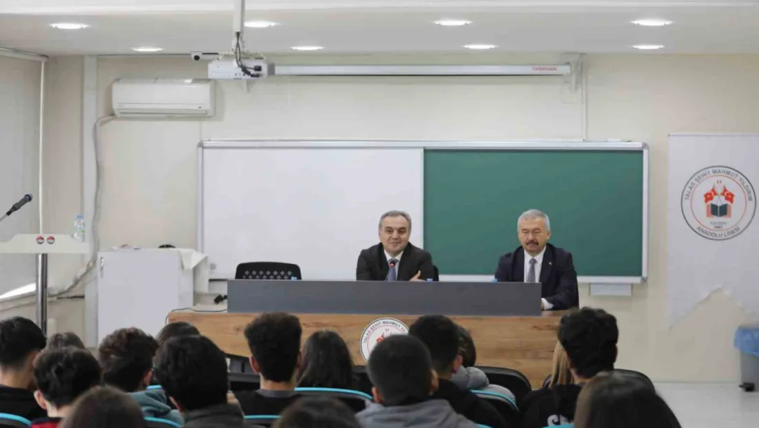 Rektör Prof. Dr. Altun'dan Liselilere kariyer semineri