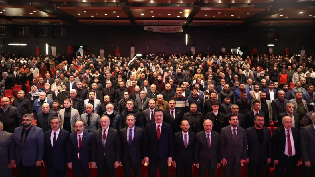Saadet Partisi’nden AK Parti’ye Tepki: “Muhatabınız Gazete Manşetleri Değil, Biziz”