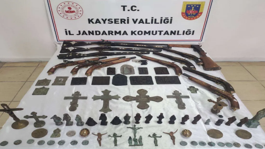 Şüpheli Şahsın Ev ve İşyerine operasyon: 80 parça  'Anadolu Mirası' ele geçirildi