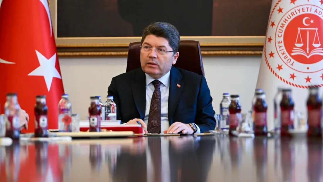 Toplam bin hakim ve savcı yardımcısı alınacak