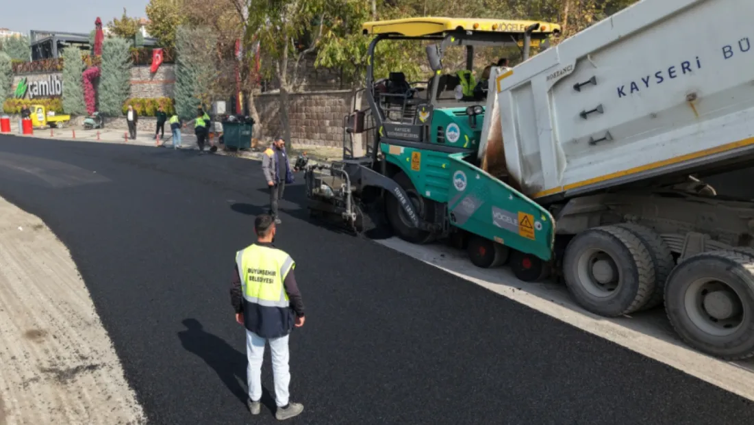 Ulaşıma 1 Milyar TL'yi Aşan Sıcak Asfalt Yatırımı