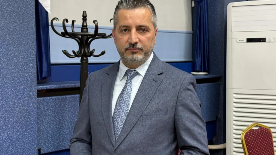 Ülker, “Büyükşehir Belediyesi’nin depreme önem vermediğini Afet İşleri Daire Başkanlığı’na verdiği bütçeden anlıyoruz”