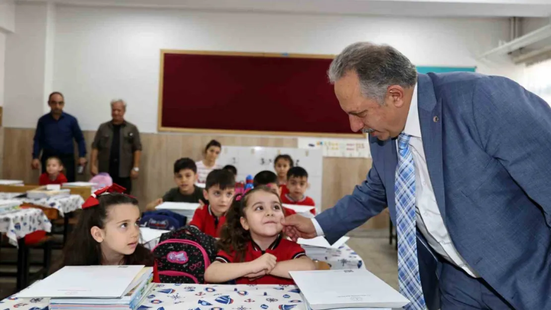 'Çocuklarımızı geleceğimizin güvencesi olarak görüyoruz'