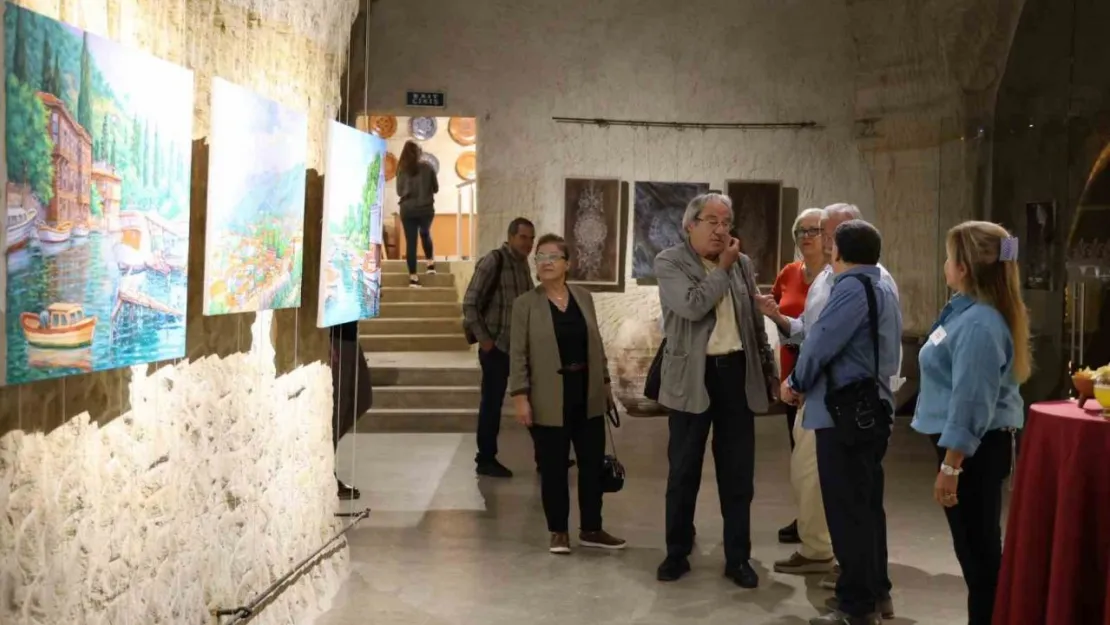 Kayadan Oyma Sanat Galerisinde 10 sanatçı resim sergisi açtı