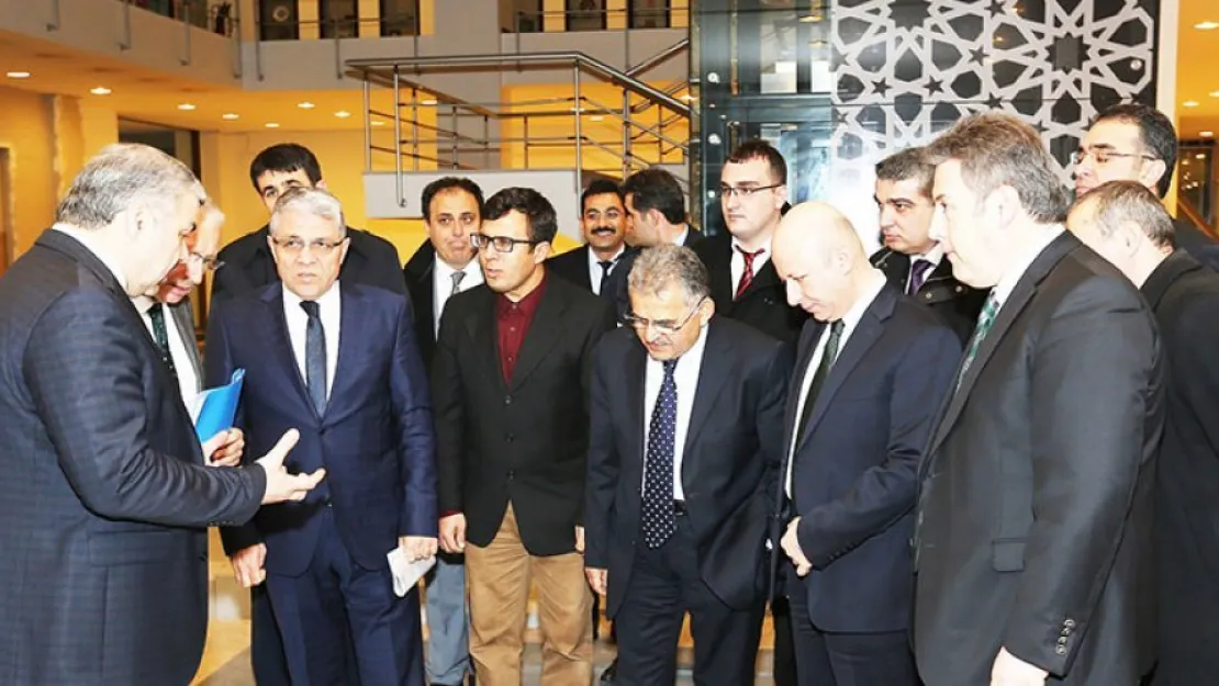 Şehrin kurumsal kimliğine kaldırım düzenlemesi