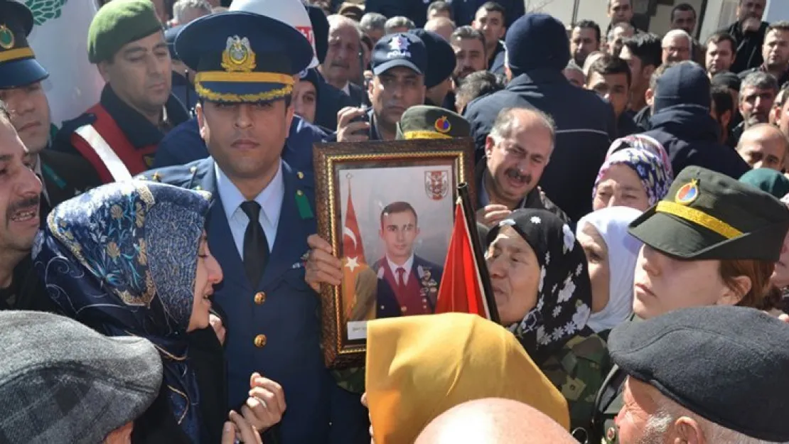 Sur şehidi son kez baba evine getirildi