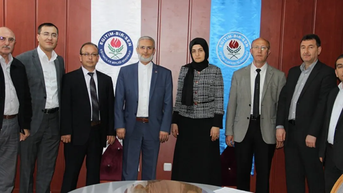 Öğretmenler serbest kıyafet istiyor