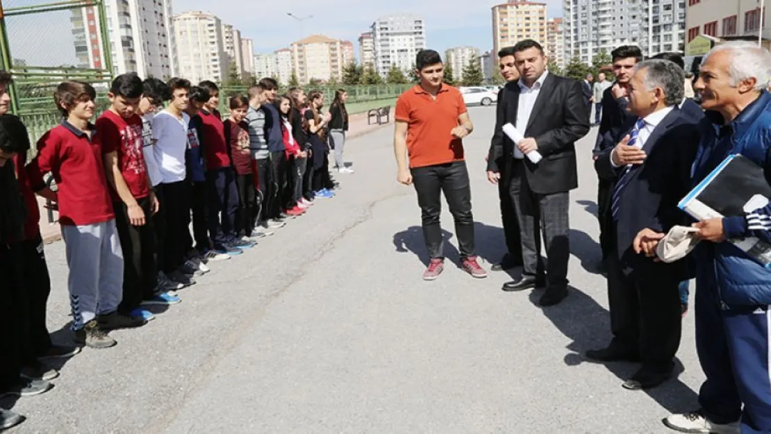 Melikgazi'den liseye spor salonu