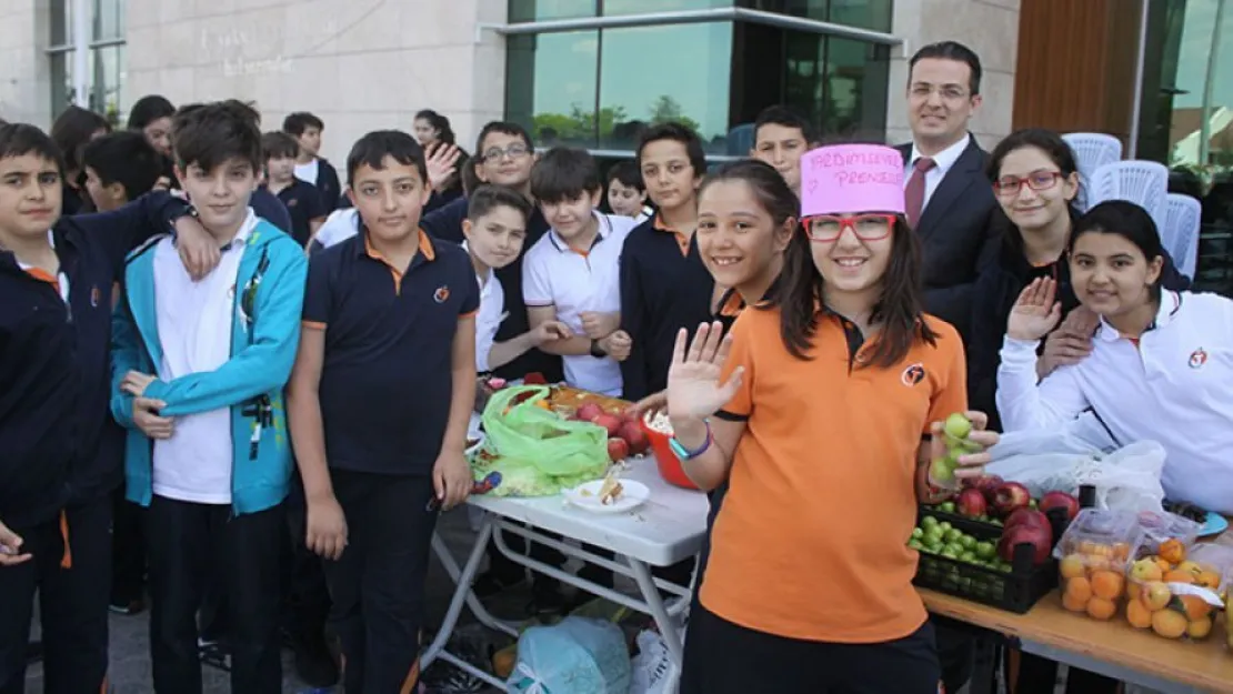 Tekden Koleji öğrencilerinden anlamlı kermes
