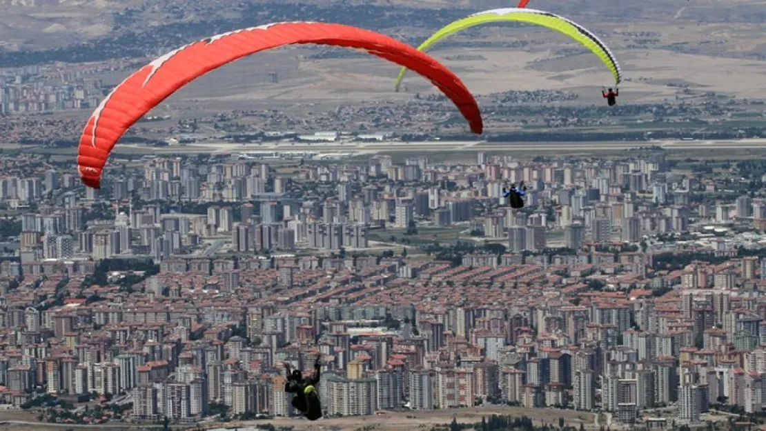 Ali Dağı'nda yamaç paraşütü heyecanı