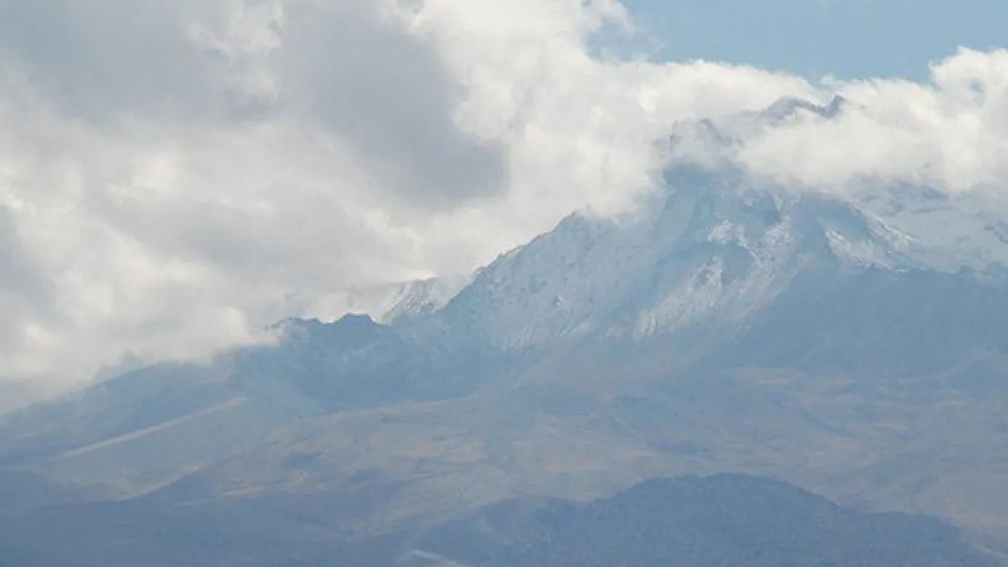 Erciyes'e ikinci kar