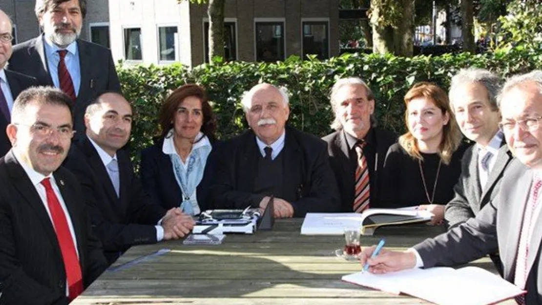 Bakan Avcı, Amsterdam Yunus Emre Enstitüsü'nde