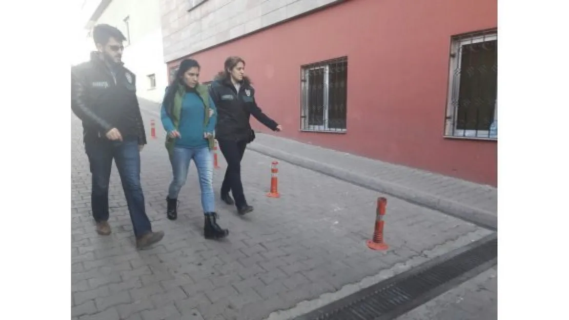 9 kilo esrar ile yakalanan zanlılar adliyeye sevk edildi