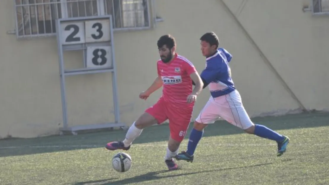 Gültepespor-Yeni Esenspor. 2-2