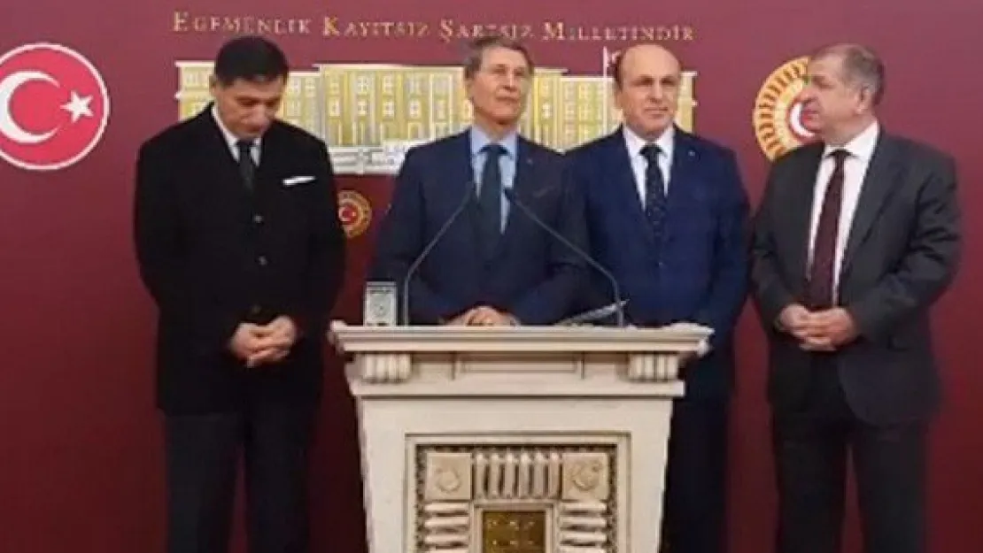 Halaçoğlu Özdağ'ın ihracına tepki gösterdi