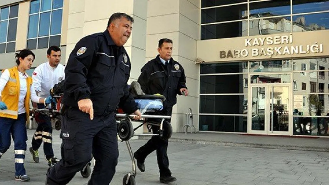 Tutuklanan sanık mahkemenin ikinci katından atladı