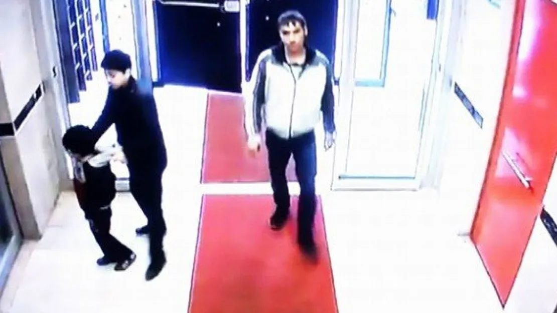 2 poşet dolusu ayakkabı çaldı