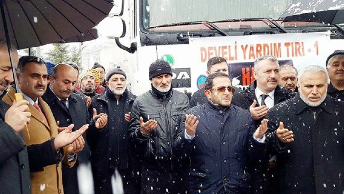 Develi'den Halep'e 4 TIR yardım