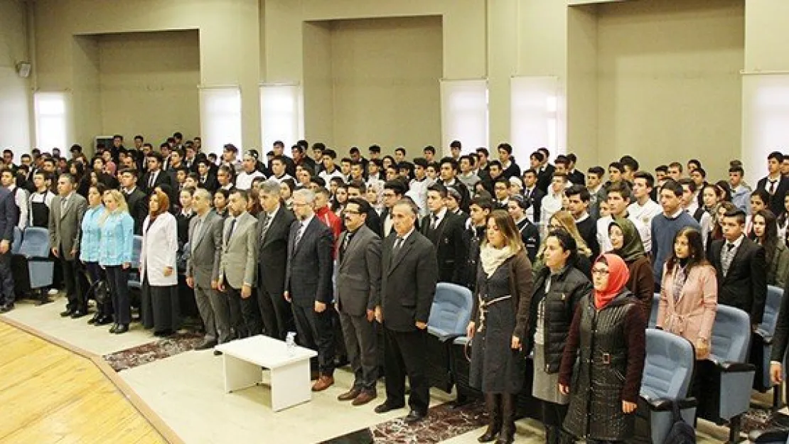 &quotGençler! Asla vatana ihanet içerisinde olmayın!"