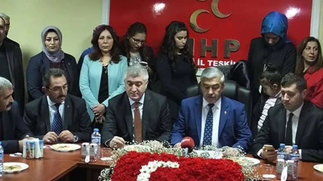MHP'de ilçe kongreleri sürüyor