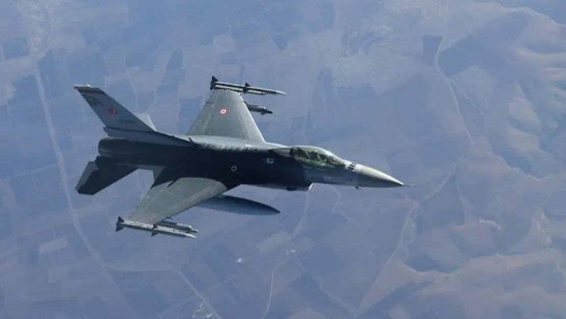 Hakkari kırsalıyla Zap bölgesine hava harekatı