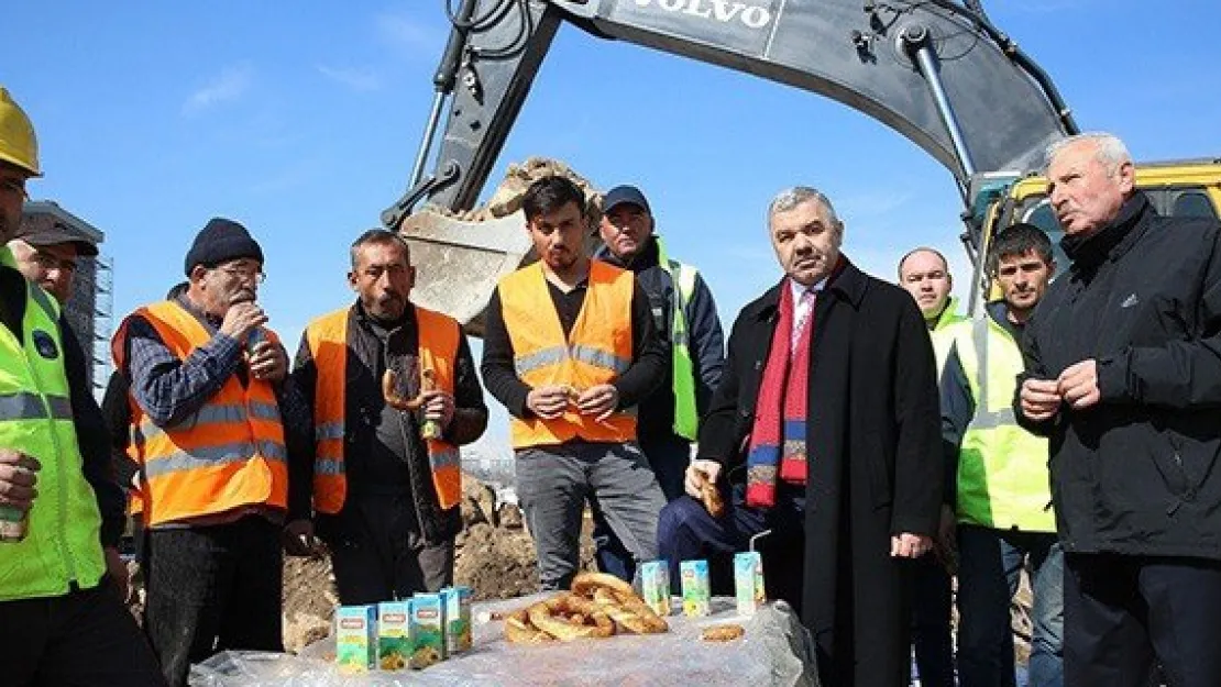 Başkan Çelik Gültepe Bulvarı'nda