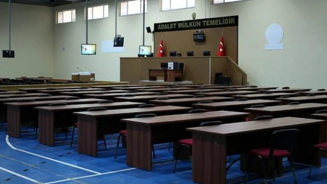 Darbeci generaller hakim karşısına çıkıyor