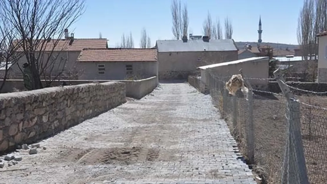 Develi'de parke çalışmaları tüm hızıyla devam ediyor