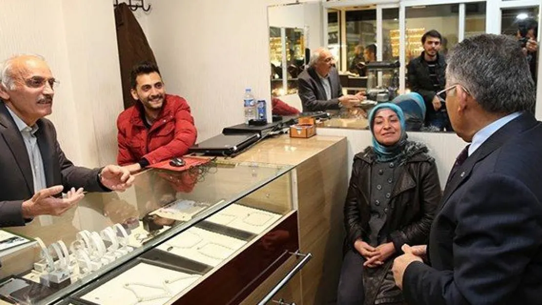 Başkan Büyükkılıç Camikebir Mahallesi esnafını ziyaret etti