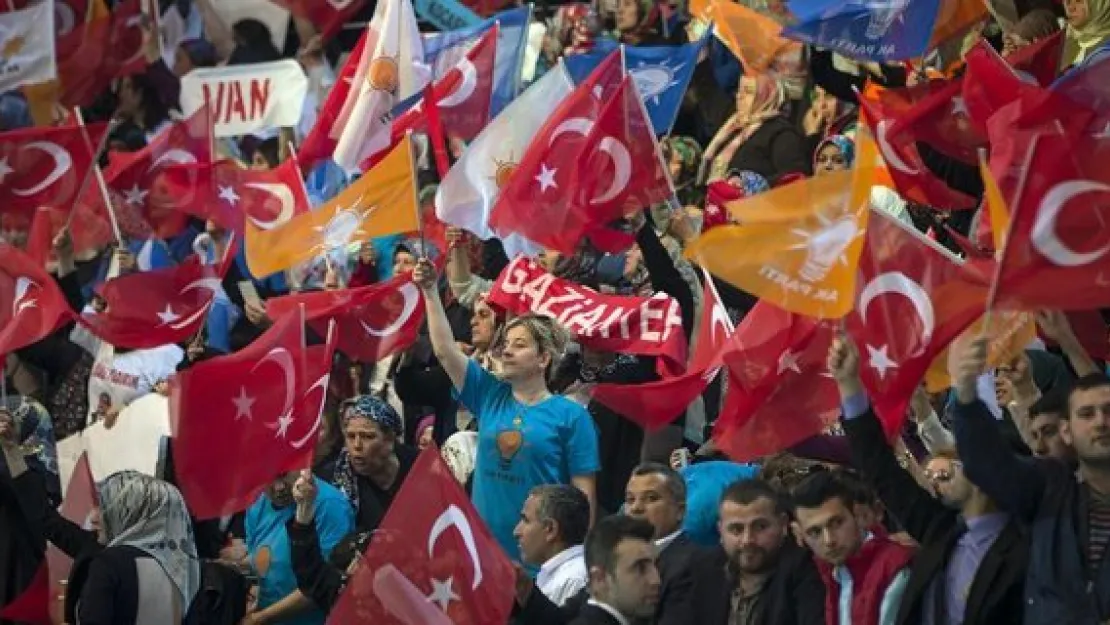 AK Parti 21 Mayıs'ta olağanüstü kongreye gidiyor