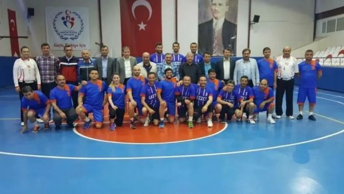 Develi Kurumlar Arası Voleybol Turnuvası sona erdi