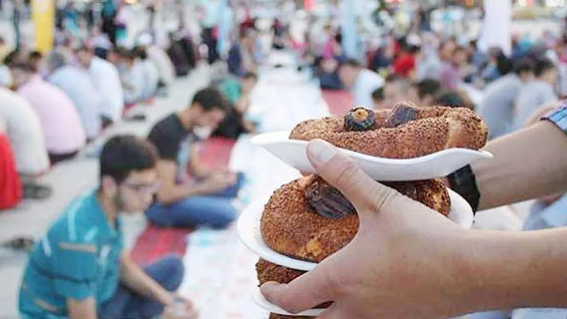 Her Pazartesi "Ümmet iftarı" kuruluyor