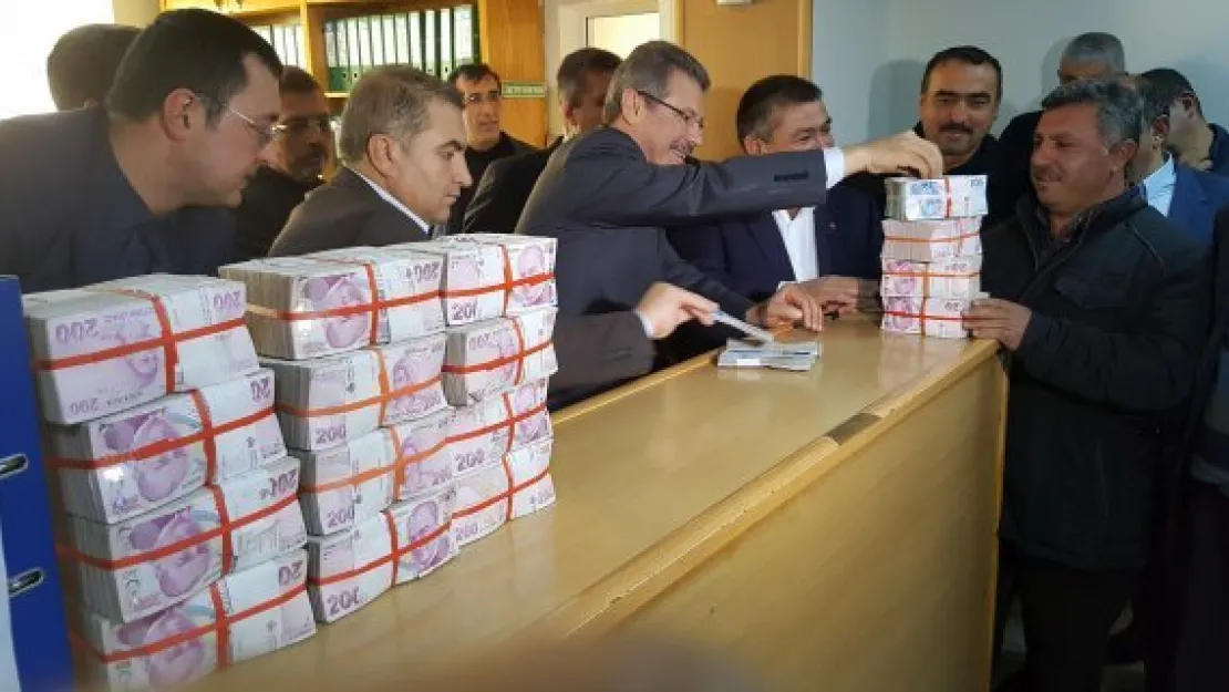 Kayseri Şeker pancar çiftçisine çapa avansı verdi